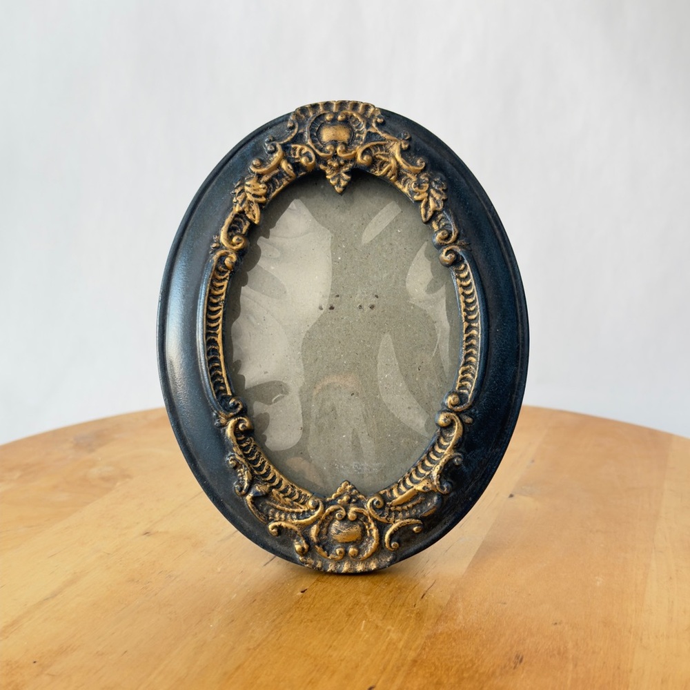 Vintage Style Oval Photo Frame Blue Gold Gilt Ornate Baroque Tabletop Decor